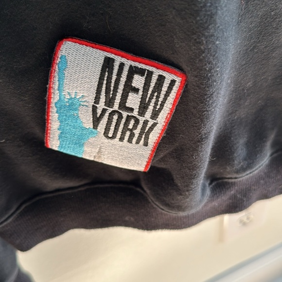 Soul Cycle crew neck with state patches - Picture 6 of 9